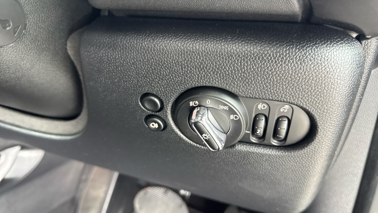 MINI Hatchback 135kW Cooper S Level 2 33kWh 3dr Auto Electric Hatchback